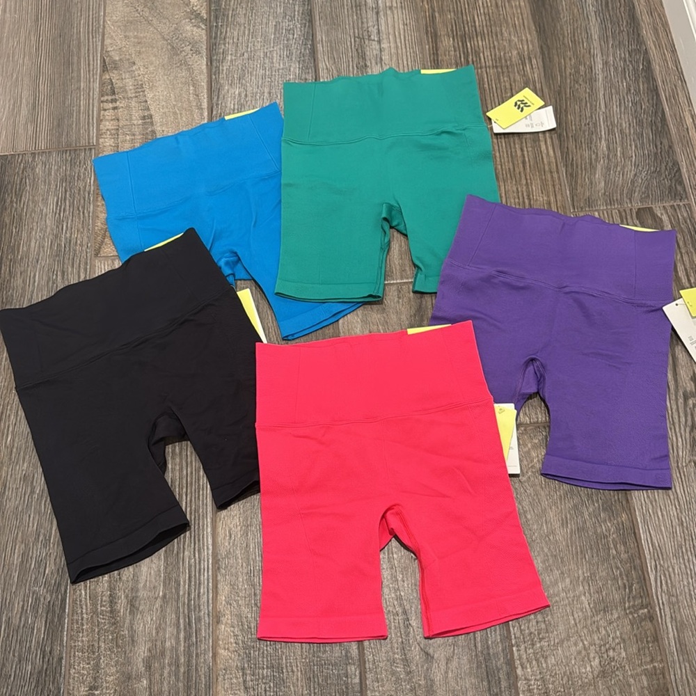 5 pair of All in Motion short - size M